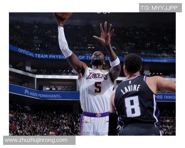 威斯布鲁克从湖人到国王队再创运动传奇，三双纪录见证辉煌